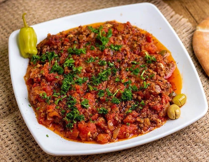Galayet Bandora with Ground Beef