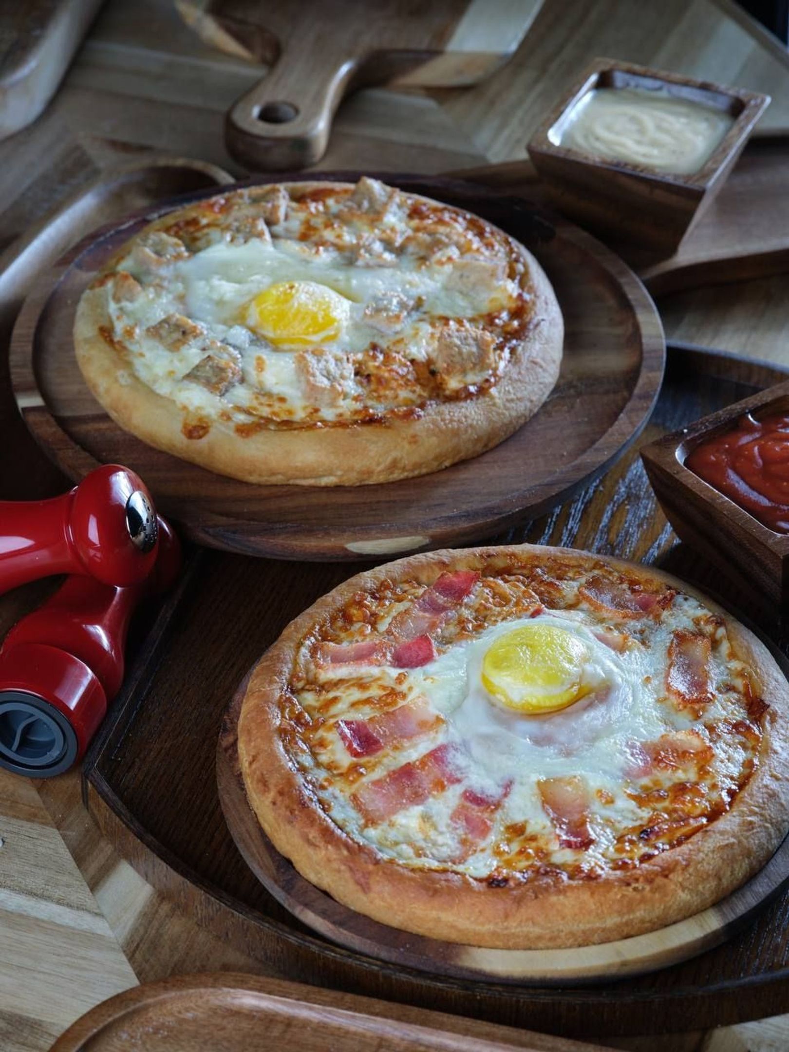 Bacon & Egg Pizza