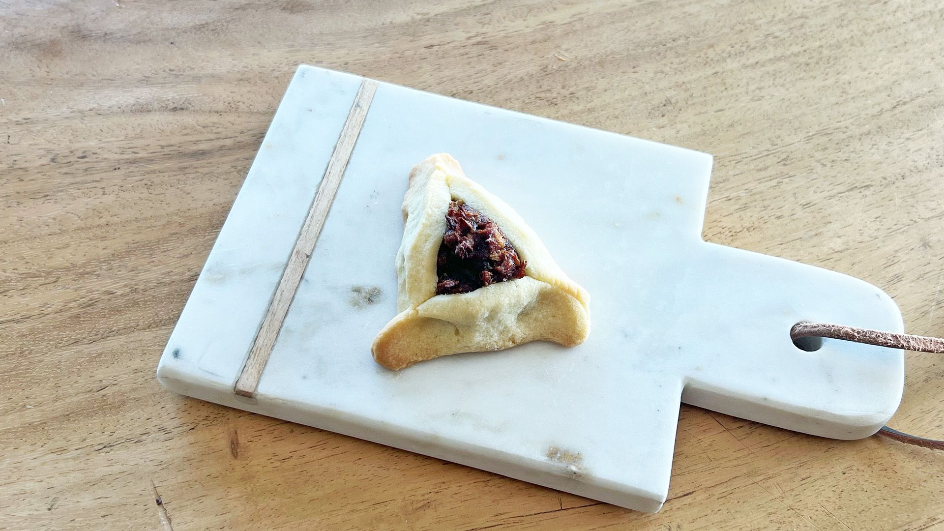 Hamantaschen - Dates & Walnut