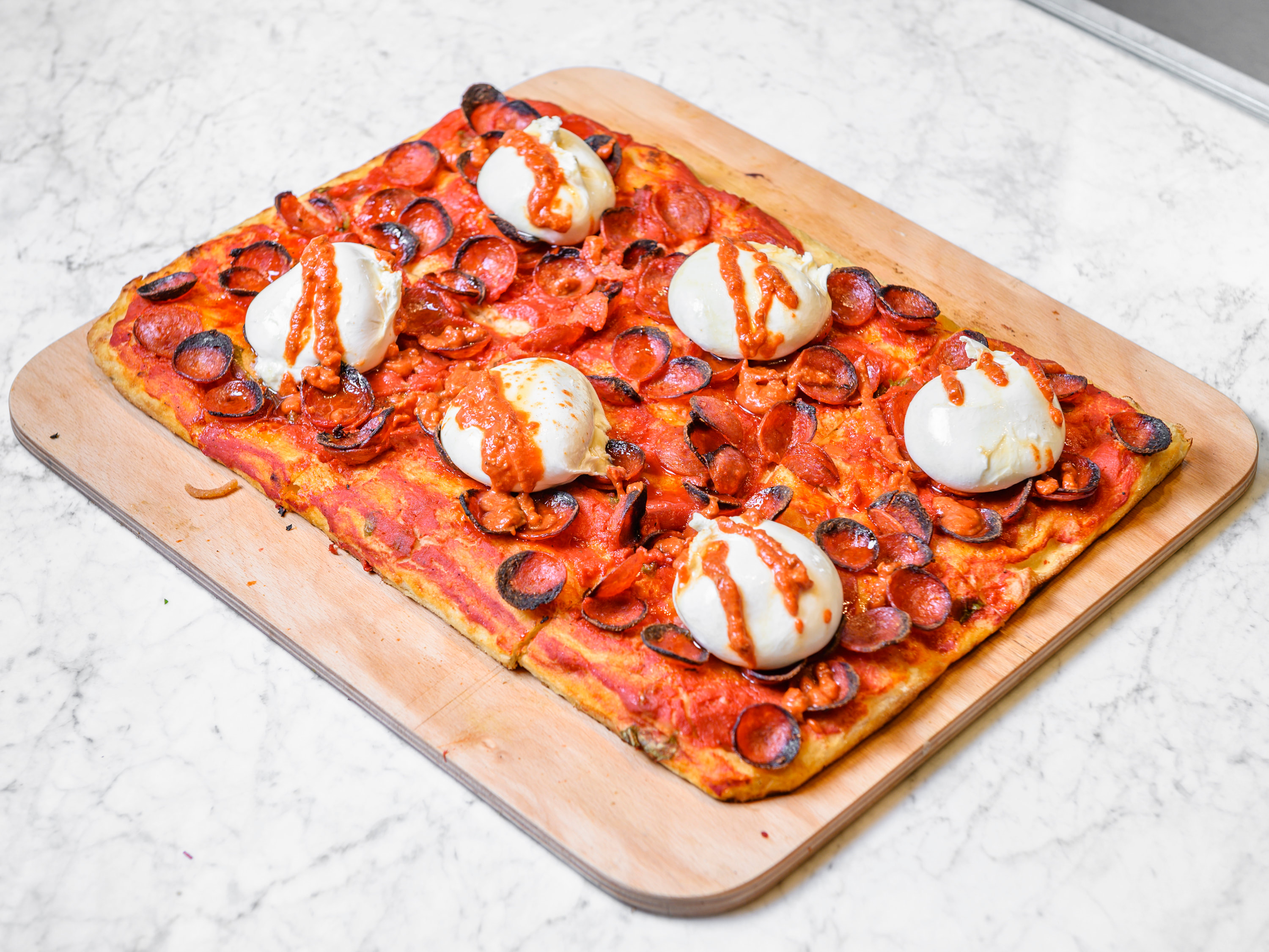 Burrapizza Cafonata (Whole pie, cut in 6 slices)