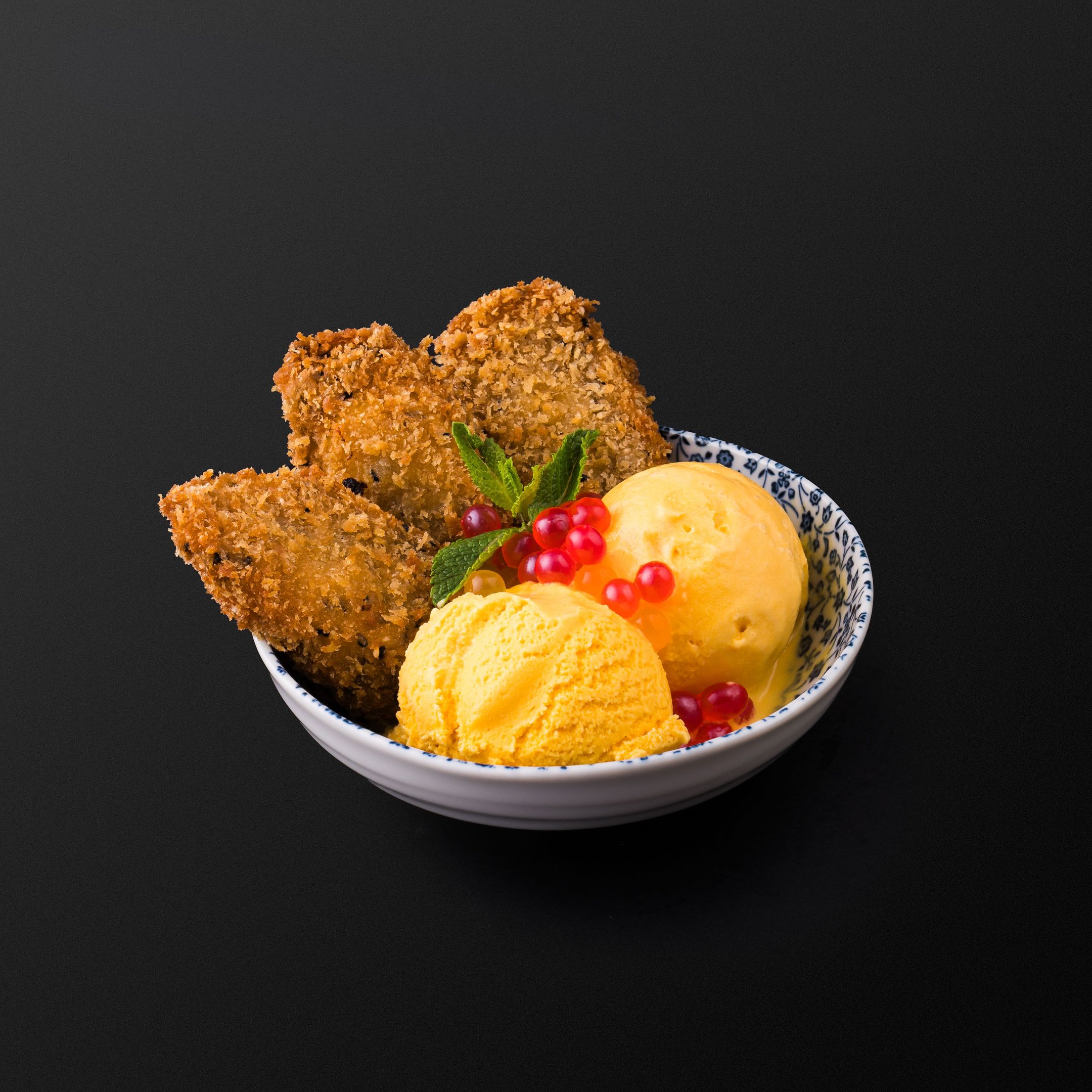 D1 KluiTod (Fried Banana w/ Ice Cream)